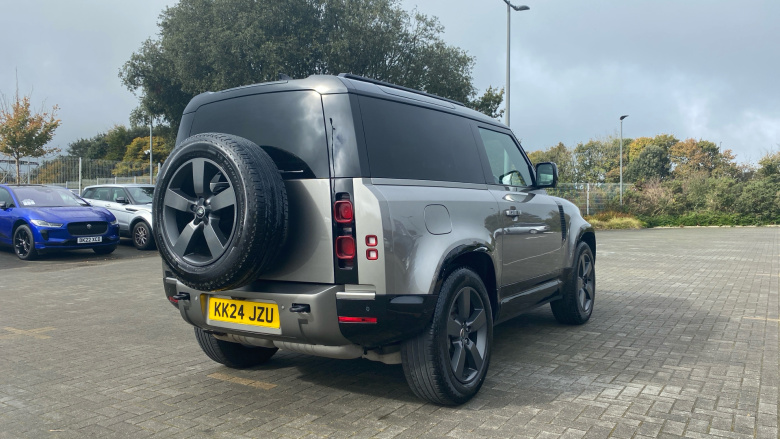 Land Rover Defender 3.0 D350 X-Dynamic HSE 90 3dr Auto Diesel Estate